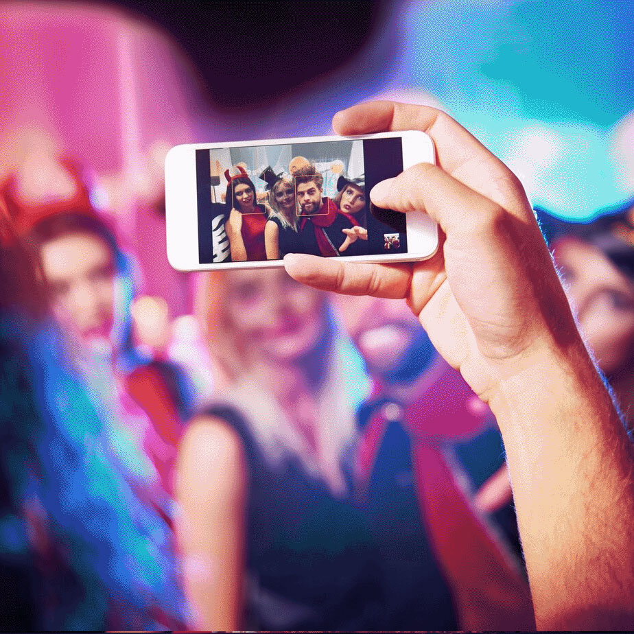 Scarica l'app INSTAPARTYCAM e rendi unico il tuo evento